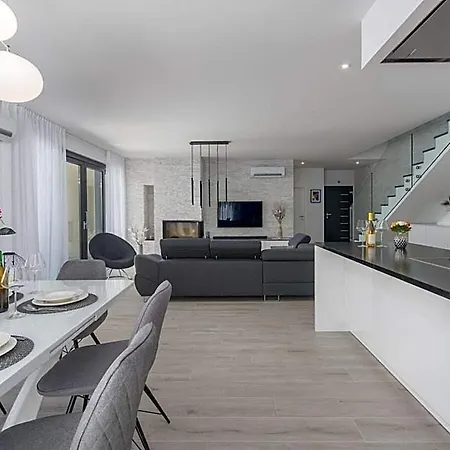 فندق Colonia Comfortable 3*